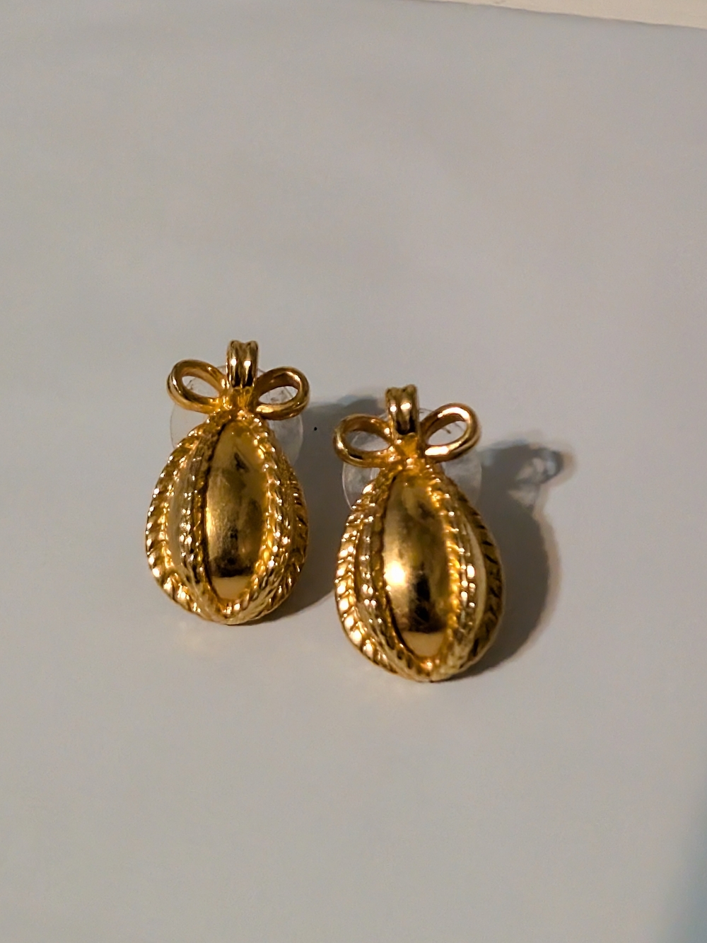 Vintage Joan Rivers Earrings Pierced Egg Bow Russian Imperial Style Goldtone